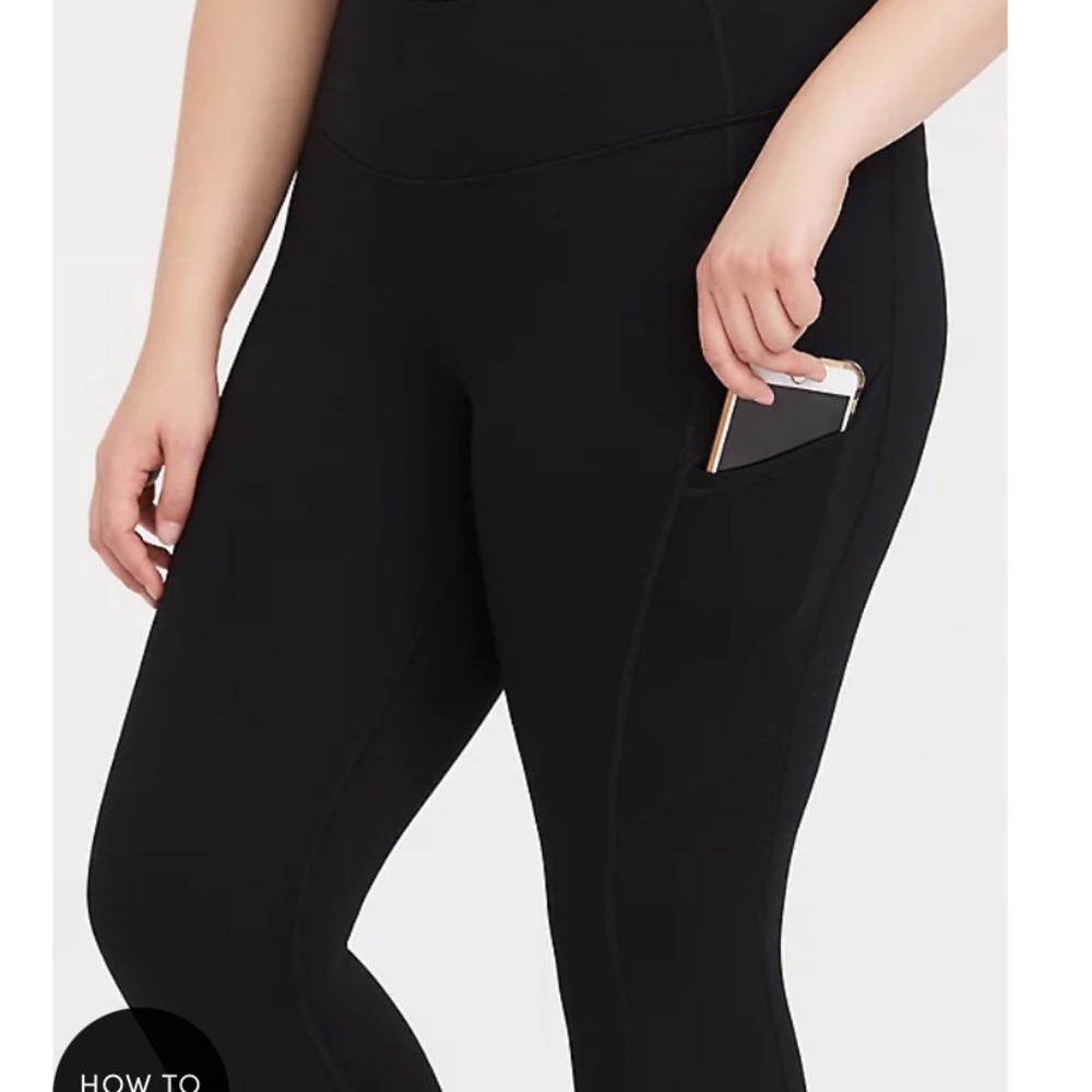 Torrid Cropped Active Leggings NEW